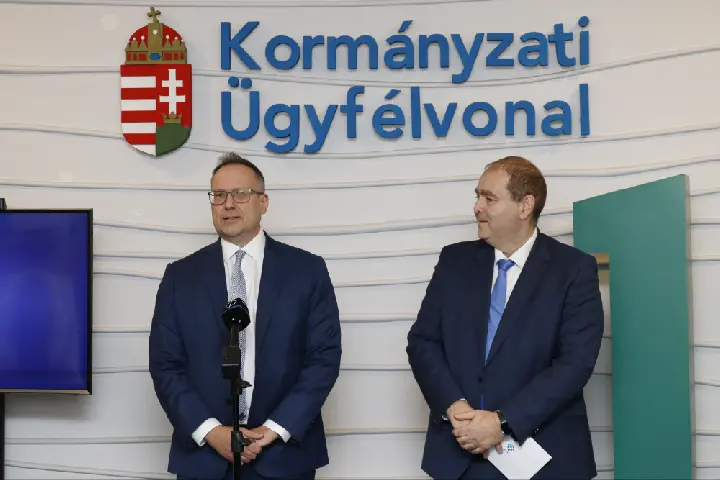 Tizenöt éve az állampolgárok szolgálatában