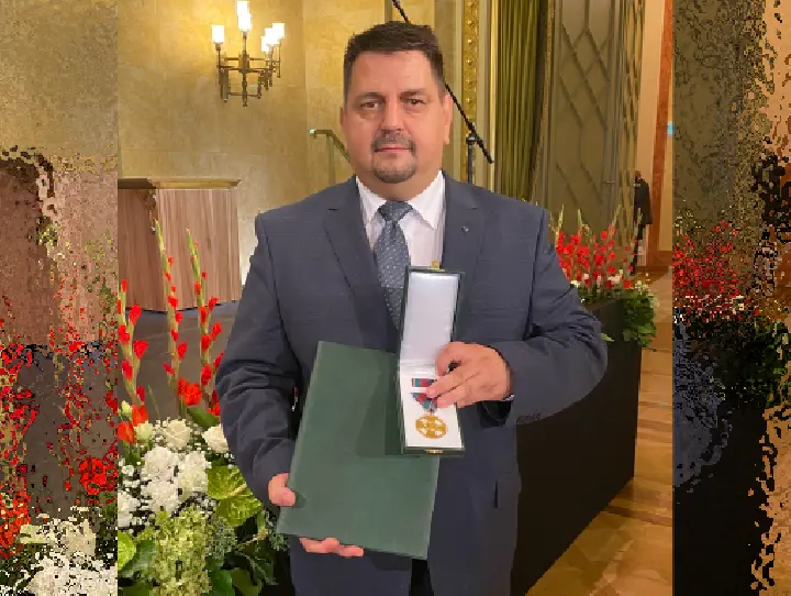 Tóth Csaba vezérigazgató-helyettes kitüntetésben részesült